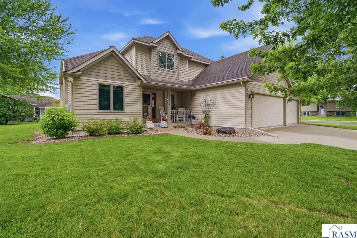 1576 LaMar Drive, North Mankato, MN 56003 - #1
