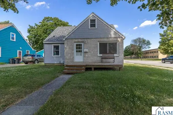 802 Center Street, North Mankato, MN 56003
