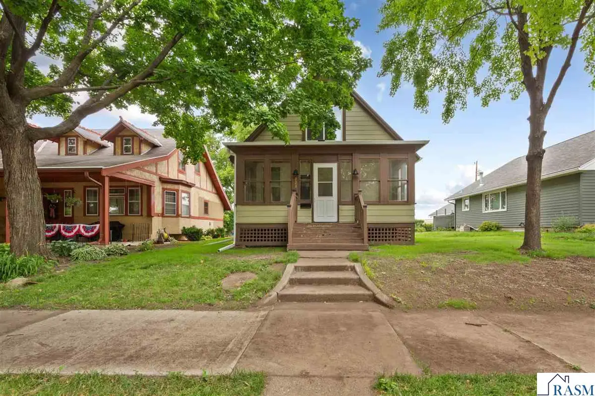 220 W 5th Street, Mankato, MN 56001 - #1