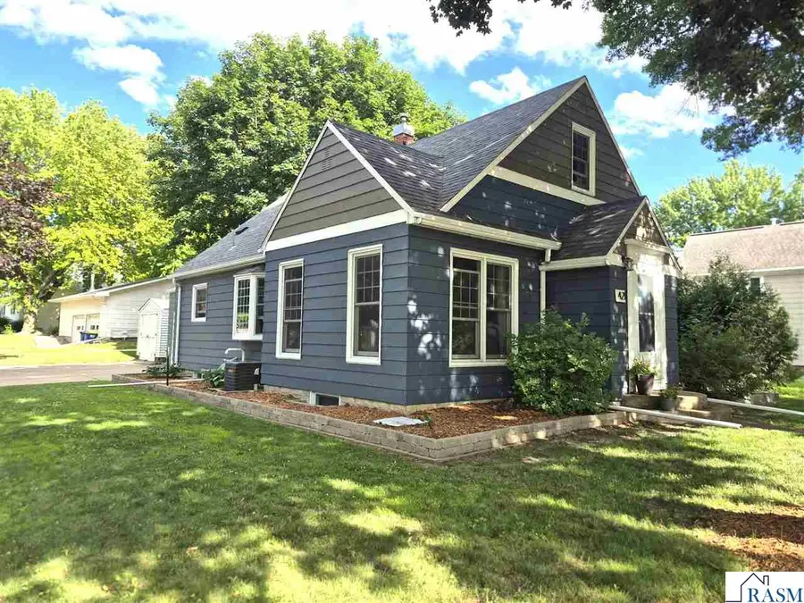 421 NW 3rd Avenue, Sleepy Eye, MN 56085 - #2