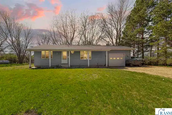 404 3rd Avenue, Pemberton, MN 56078