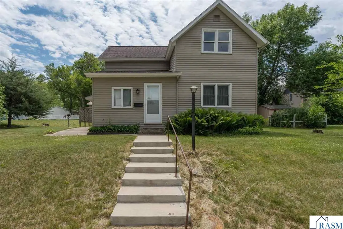 512 E Prince Street, Lake Crystal, MN 56055 - #1