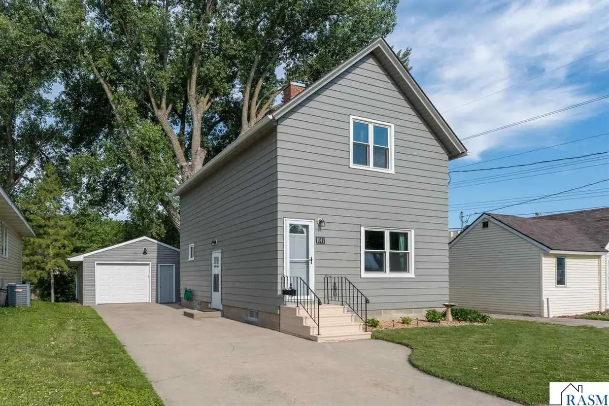 1041 Quincy Street, North Mankato, MN 56003 - #1