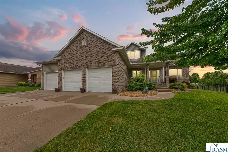 2294 Balsam Drive, North Mankato, MN 56003 - #2