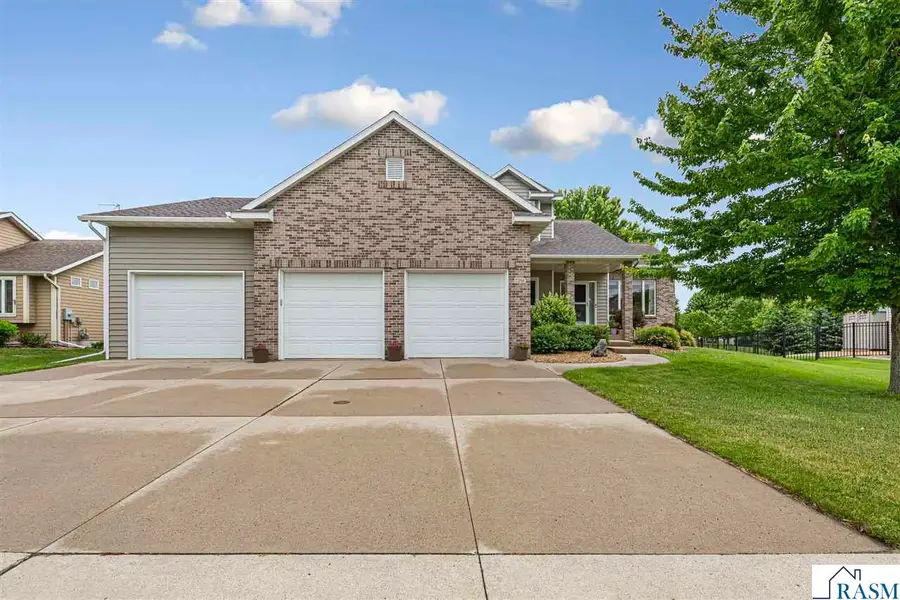 2294 Balsam Drive, North Mankato, MN 56003 - #3