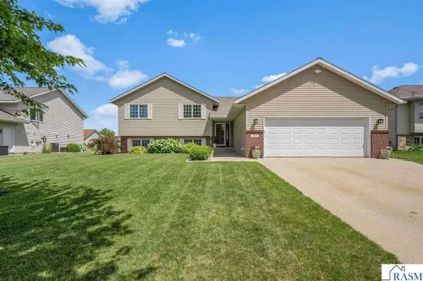 109 La Costa Lane, Mankato, MN 56001