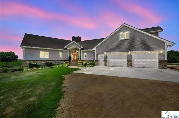 14317 County Road 114, Hanska, MN 56041