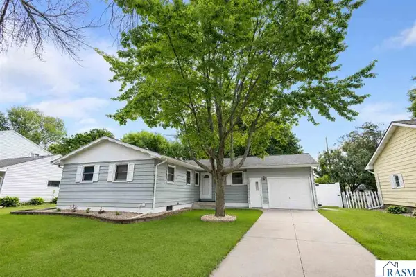 129 Marabou Drive, Mankato, MN 56001