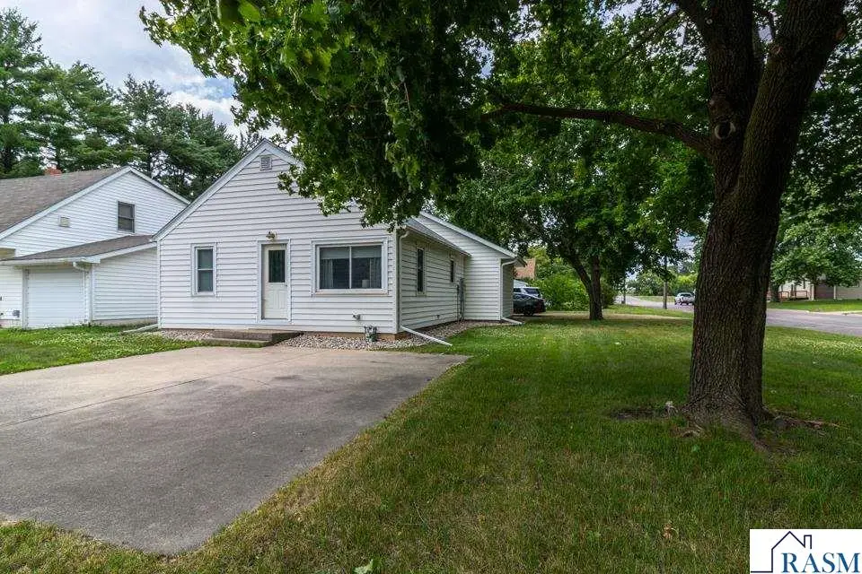 903 SW 2nd Street, Madelia, MN 56062 - #1