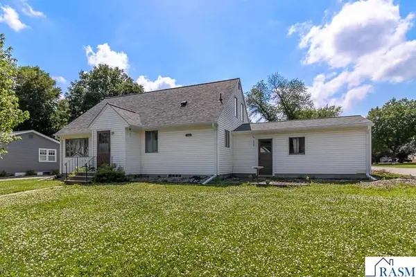 601 S Hunt Street, Lake Crystal, MN 56055