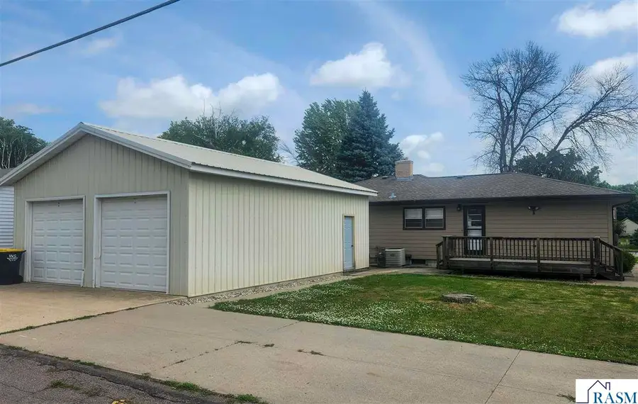 327 Linden Street, New Ulm, MN 56073 - #2