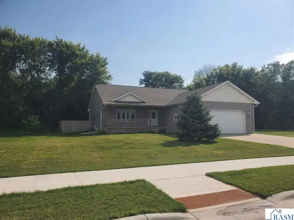 2327 Lake Avenue, New Ulm, MN 56073