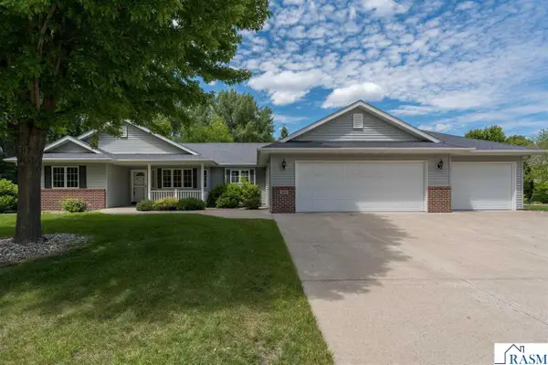 100 Crystal Lane, Mankato, MN 56001