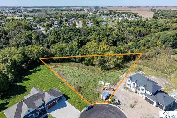 39 North Pointe Court, North Mankato, MN 56003