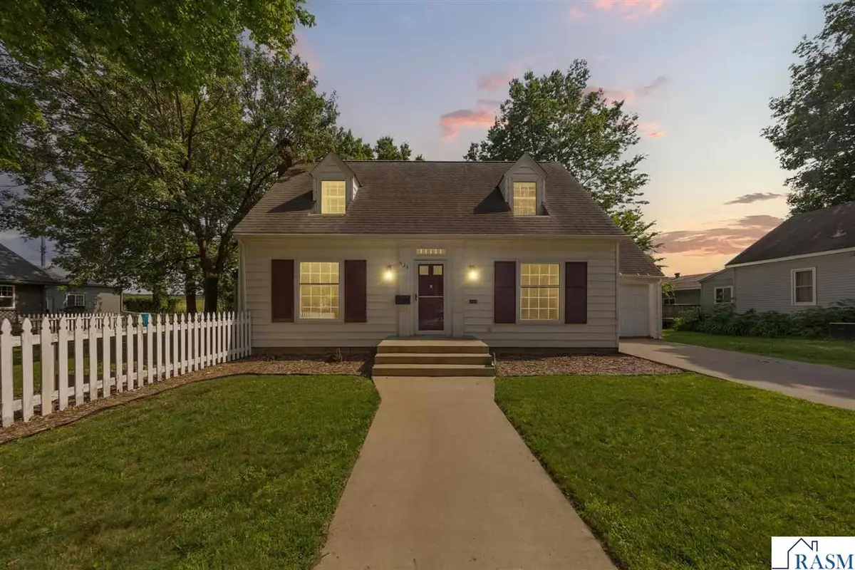 925 South Avenue, North Mankato, MN 56003 - #1