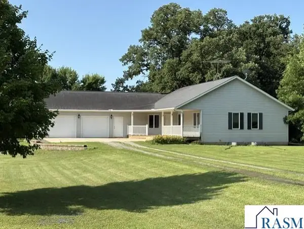 33850 98th Street, Waseca, MN 56093