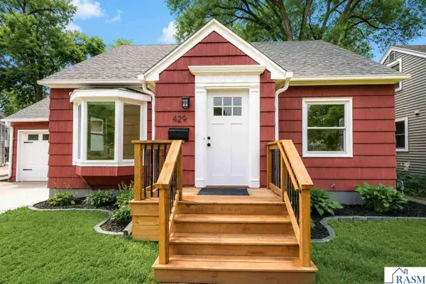 429 Tyler Avenue, North Mankato, MN 56003
