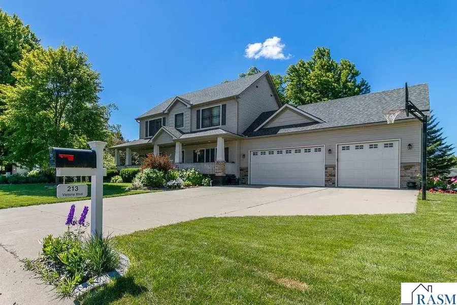 213 Victoria Boulevard, Mankato, MN 56001 - #2