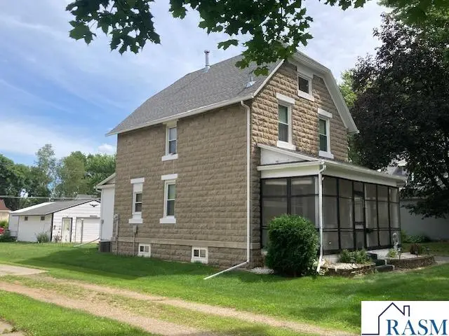 208 Linden Street SW, Sleepy Eye, MN 56085 - #2