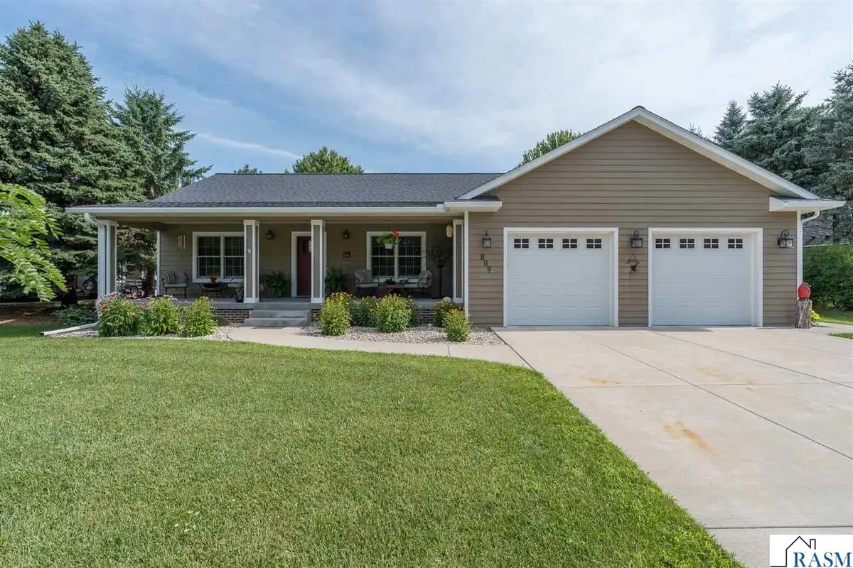809 Spruce Place, Saint Peter, MN 56082 - #1