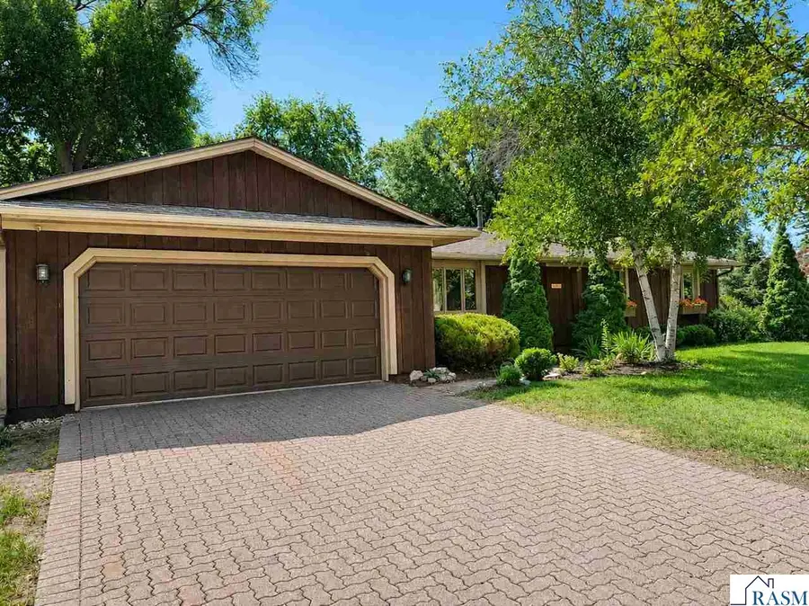 1535 Nottingham Drive, North Mankato, MN 56003 - #2