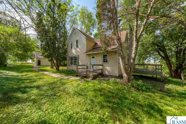 404 NE 2nd Avenue, Mapleton, MN 56065