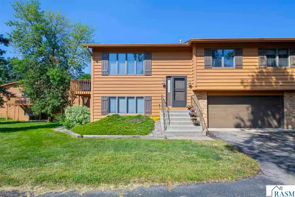 45 Restless Court, North Mankato, MN 56003