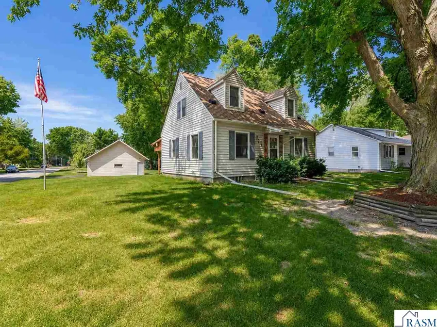 701 E Blue Earth Street, Lake Crystal, MN 56055 - #2