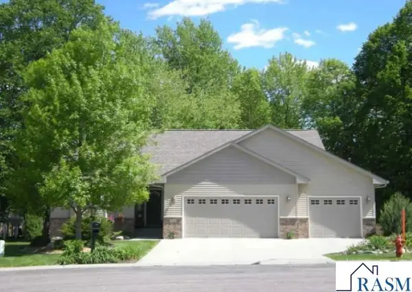 105 Jade Court, Mankato, MN 56001