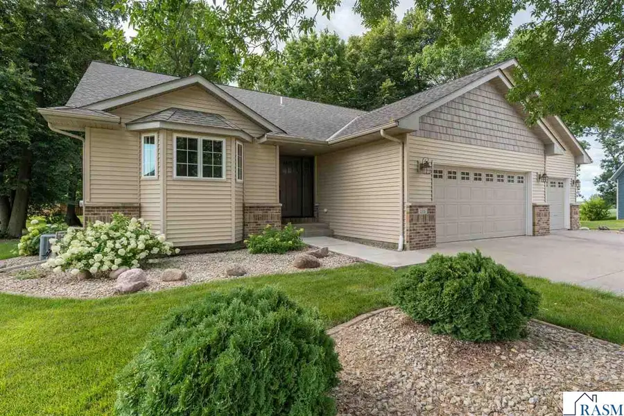 105 Jade Court, Mankato, MN 56001 - #3