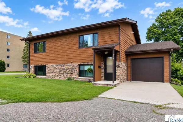 303 S Main Street, Lake Crystal, MN 56055