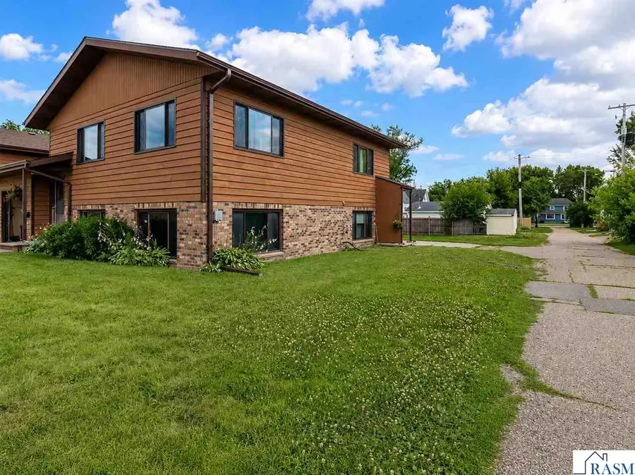 303 S Main Street, Lake Crystal, MN 56055 - #3