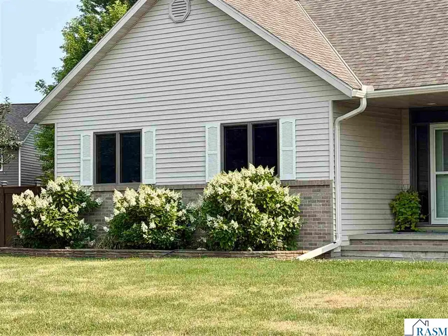 26 Shannon Court, North Mankato, MN 56003 - #2