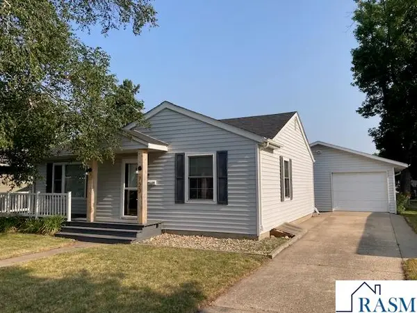 723 E 2nd Street, Redwood Falls, MN 56283