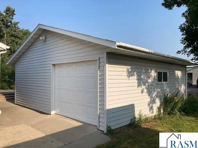 723 E 2nd Street, Redwood Falls, MN 56283 - #3