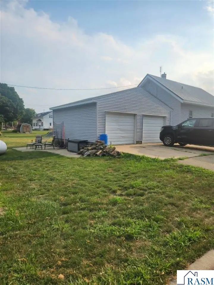 112 N White Street, Comfrey, MN 56019 - #2