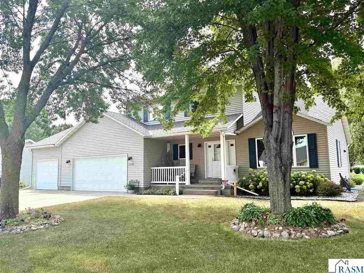 1310 Lloyd Lane, Saint Peter, MN 56082 - #1
