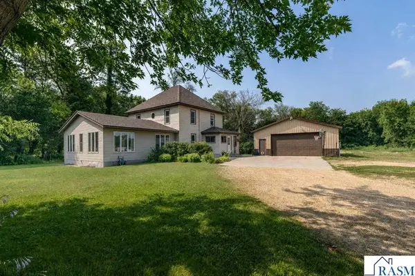 1024 Le Center Street, Le Center, MN 56057