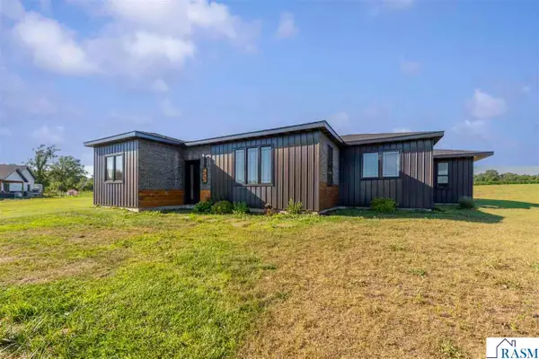 20355 Cedar Lake Trail, Morristown, MN 55052
