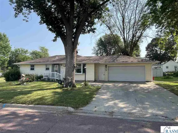 515 10th Street South, St. James, MN 56081