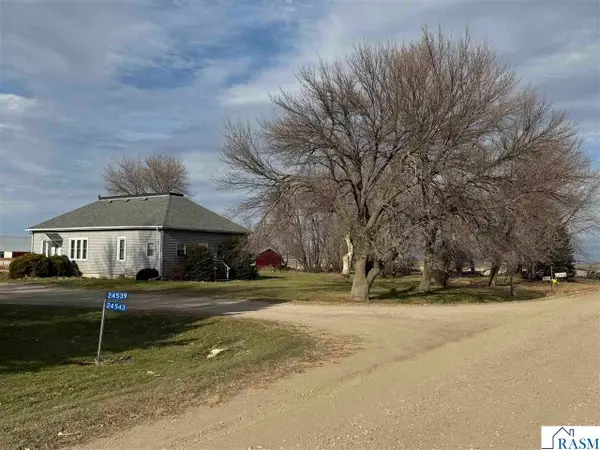 24543 630 Avenue, Alden, MN 56009