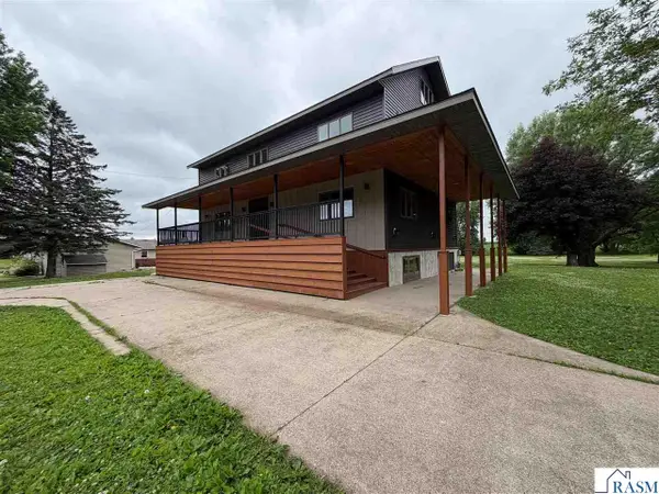 831 SW 2nd Street, Glenville, MN 56036