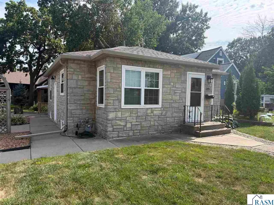 1219 E Main Street, Mankato, MN 56001 - #3