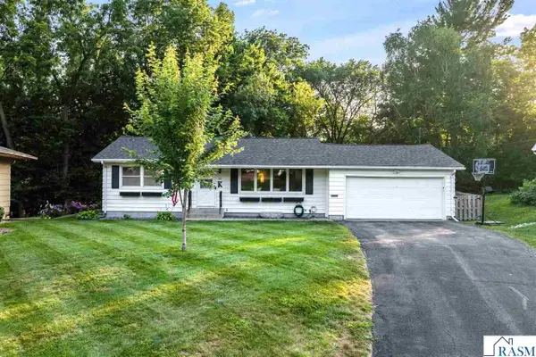 128 Clover Lane, Mankato, MN 56001