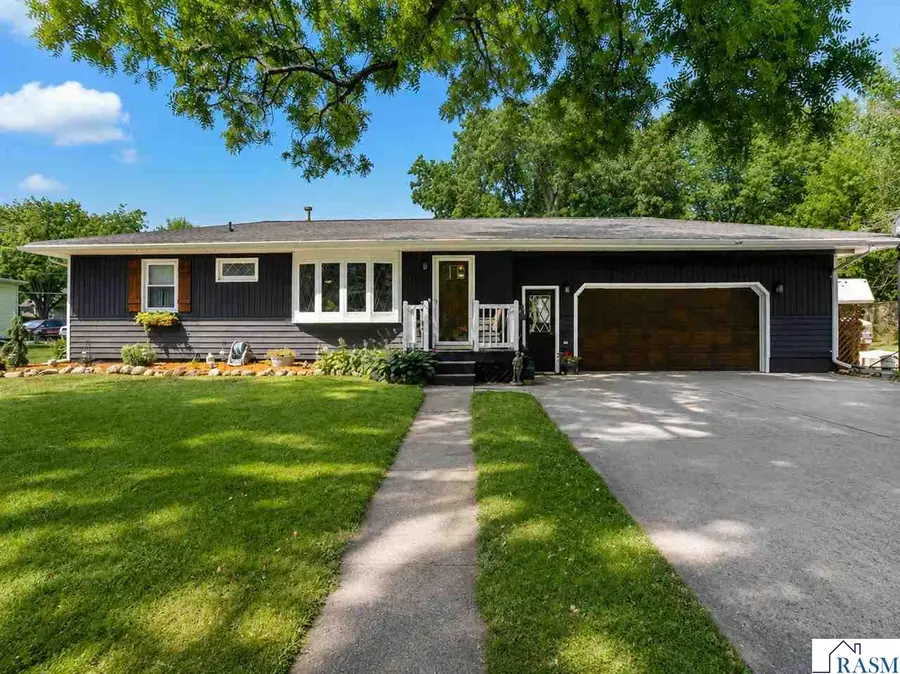 313 SE 1st Street, Madelia, MN 56062 - #2