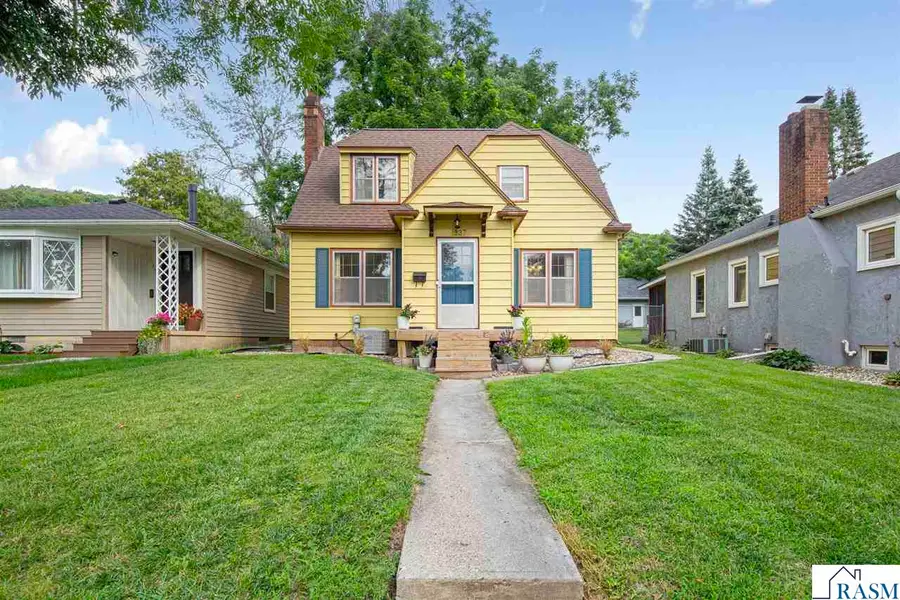 1337 N 5th Street, Mankato, MN 56001 - #2