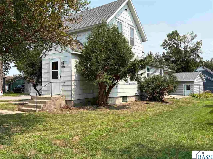 201 MAIN ST SO, Winthrop, MN 55396 - #3