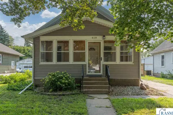 610 Lyndale Street, North Mankato, MN 56003