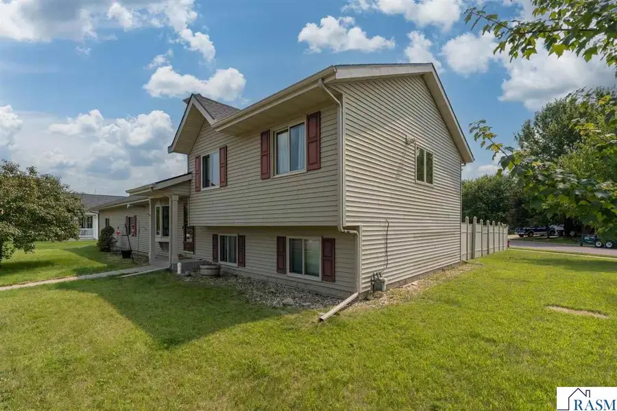 1114 Engesser Lane, Saint Peter, MN 56082 - #2