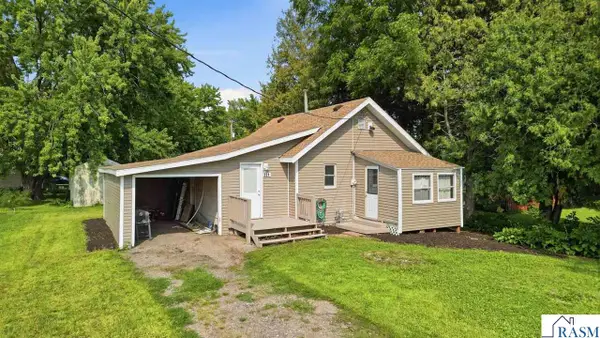 221 W Main Street, St. Clair, MN 56080